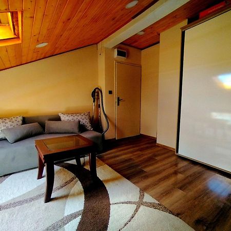 Low Budget Apartment With Breakfast #3 Varna Bagian luar foto