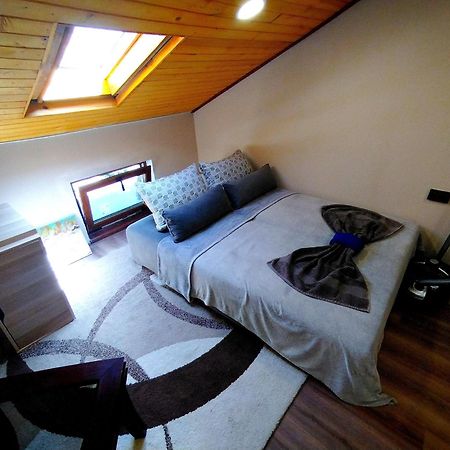 Low Budget Apartment With Breakfast #3 Varna Bagian luar foto