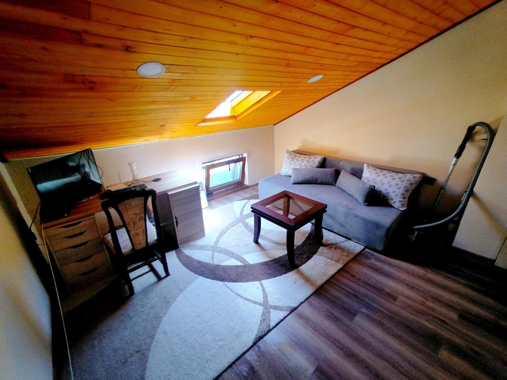 Low Budget Apartment With Breakfast #3 Varna Bagian luar foto